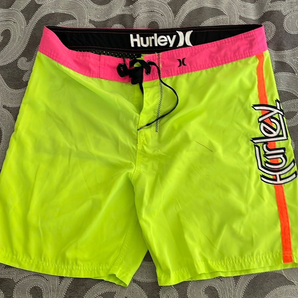 Hurley 80s fluorescence board shorts 34”